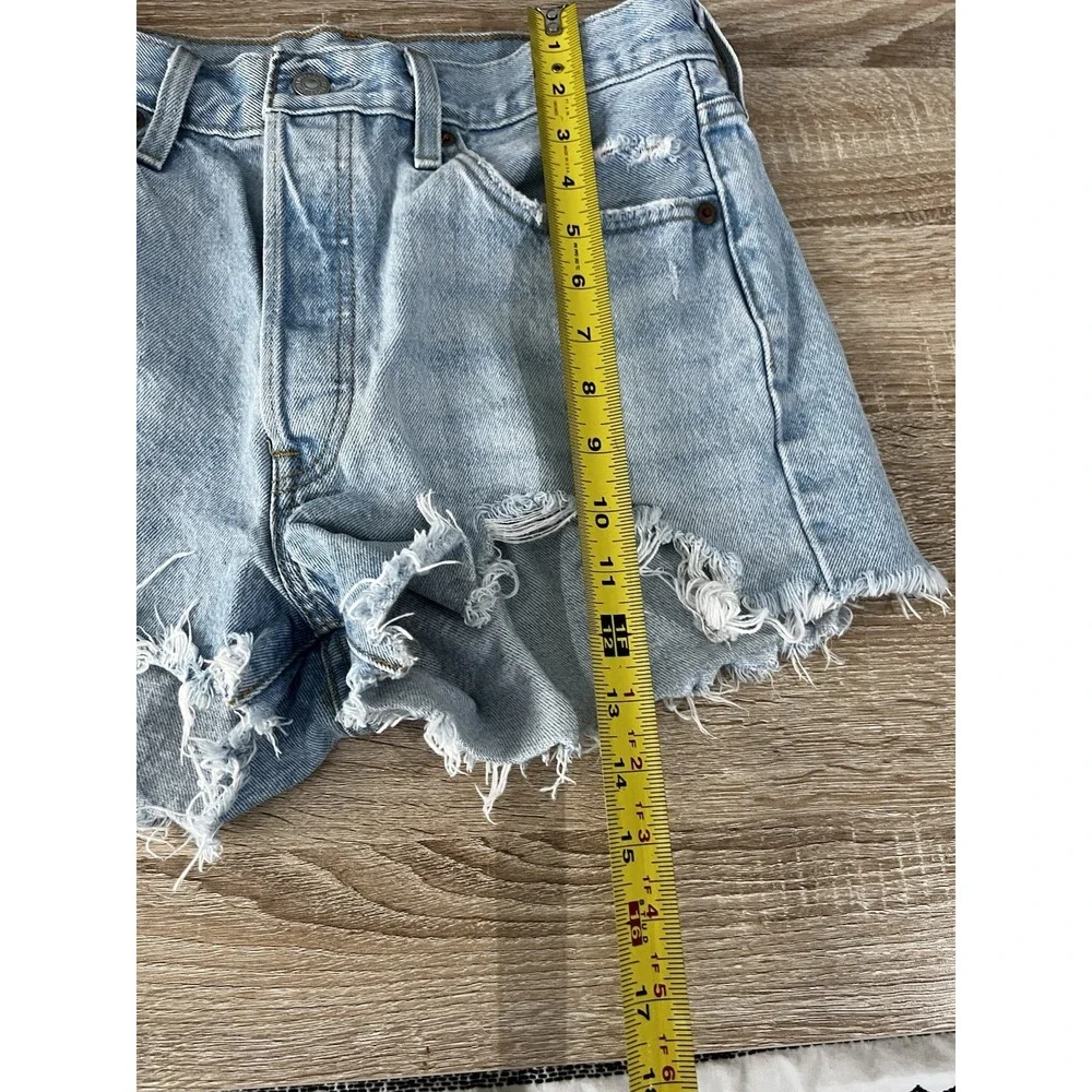 Levis 501 Denim Shorts Womens Waist 29 Denim Distressed Button Fly Light Wash